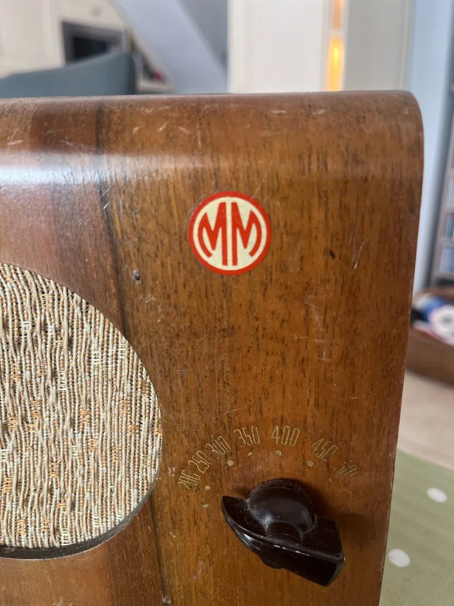 Vintage 1940’s Radio - Image 2
