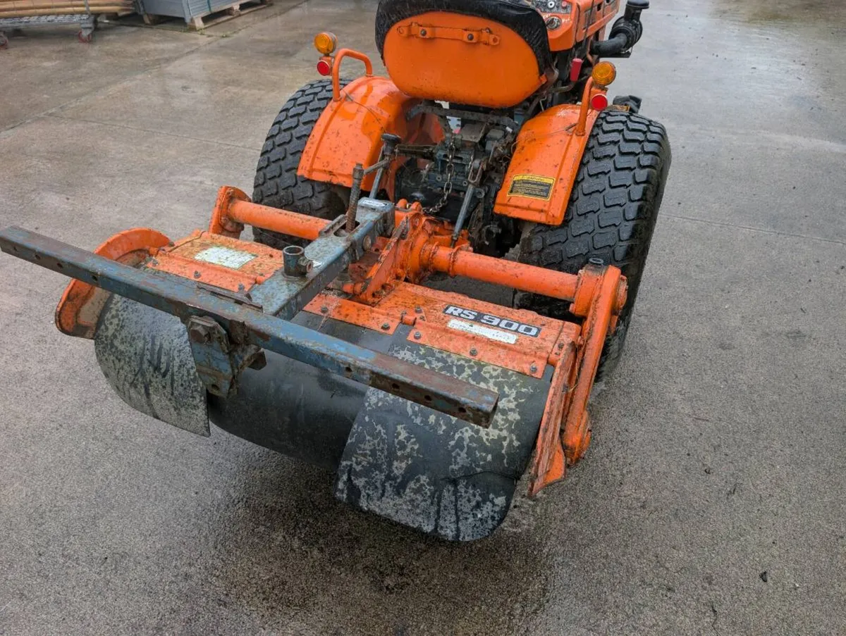 Kubota compact tractor - Image 4