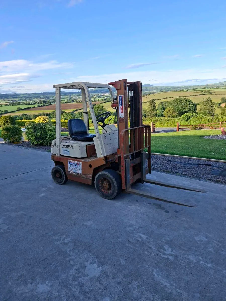 Nissan forklift - Image 2