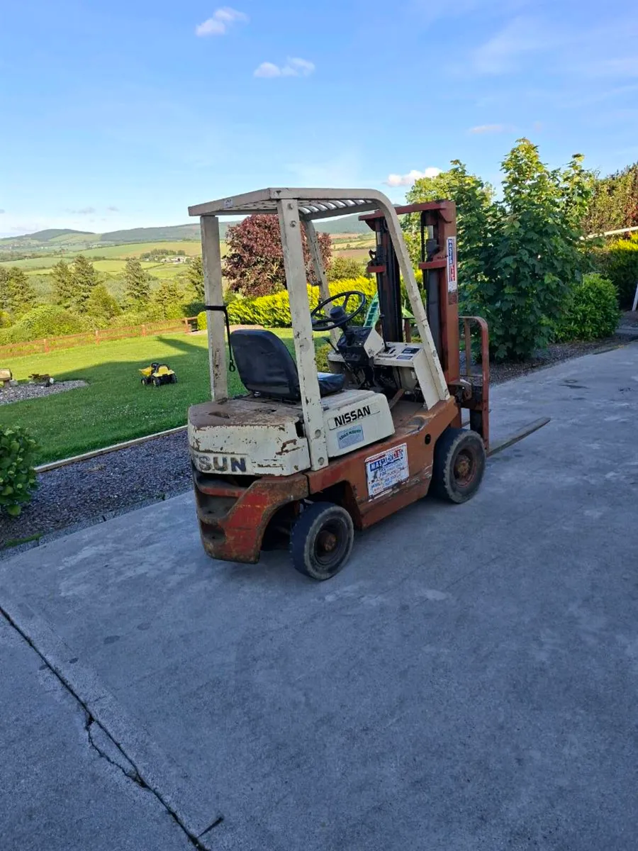 Nissan forklift - Image 3