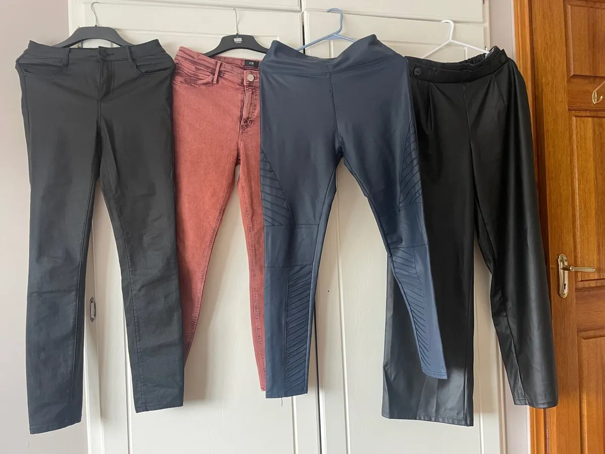 Women’s clothing - Image 1