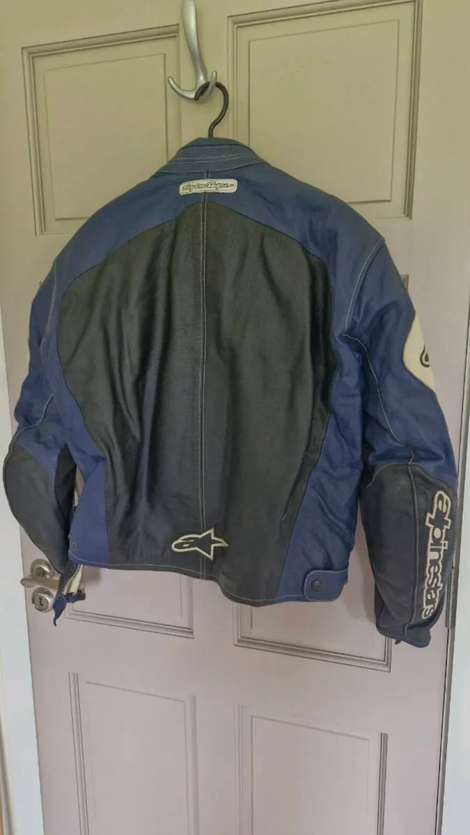 Motorcycle & Bicycle Gear - Image 4