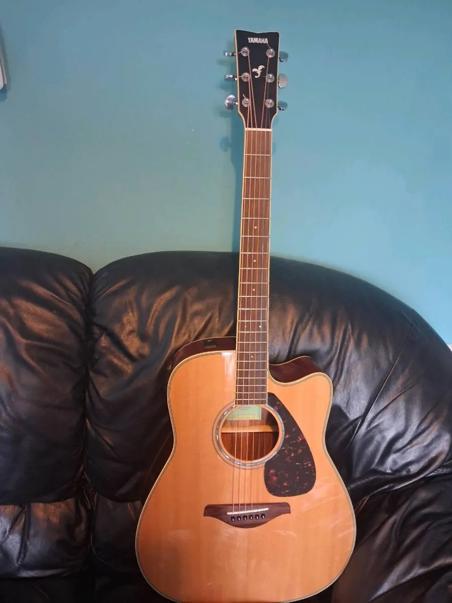 Yamaha Elecro acoustic guitar - Image 1
