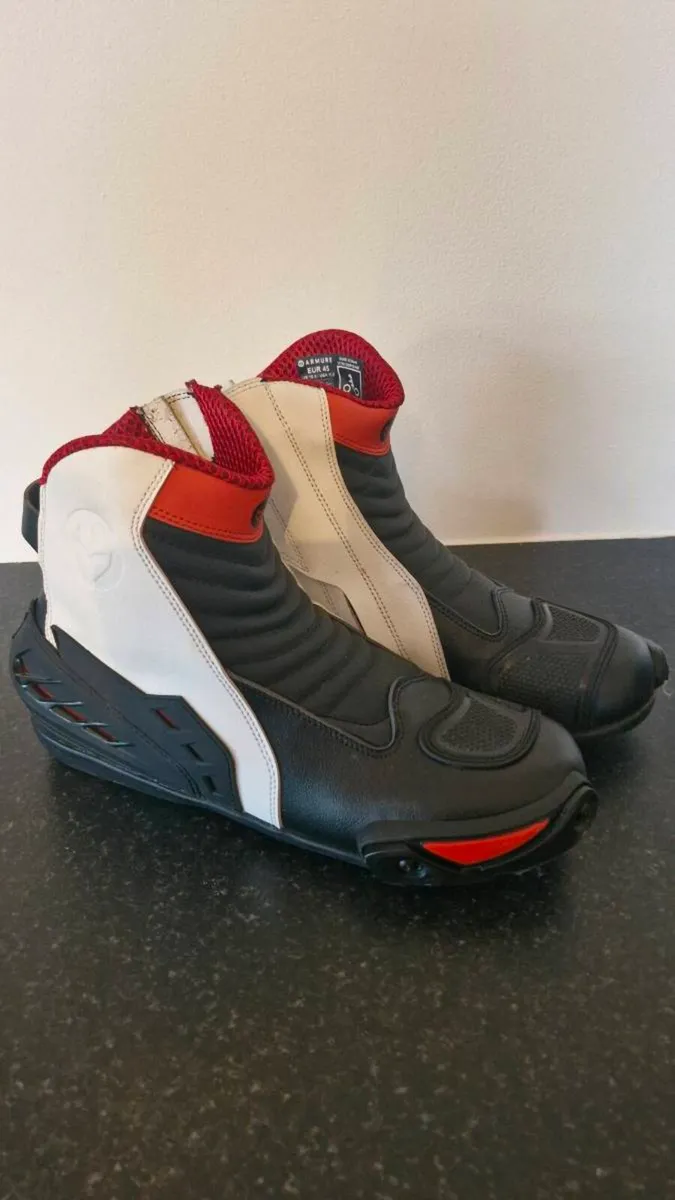 Motorcycle Gear - Image 3