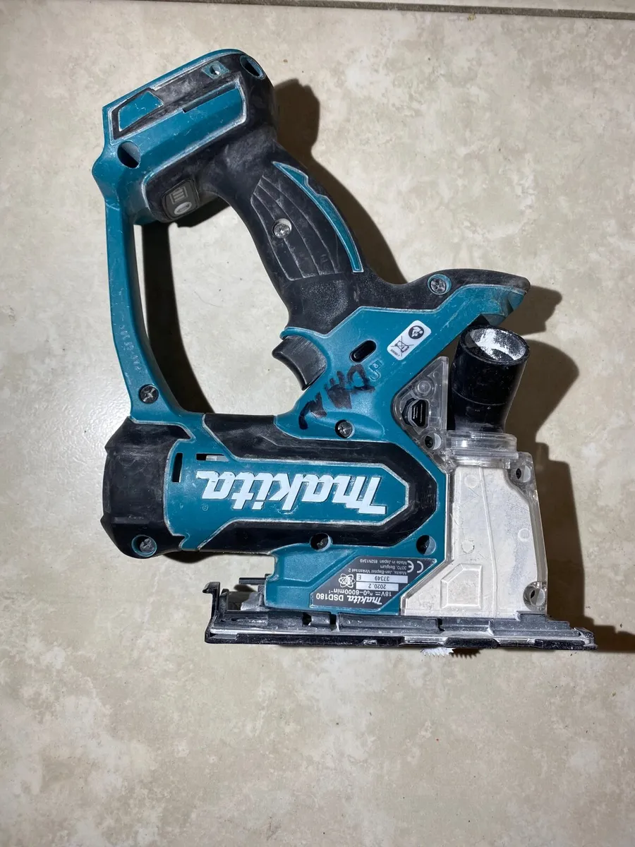Makita drywall cutting - Image 3