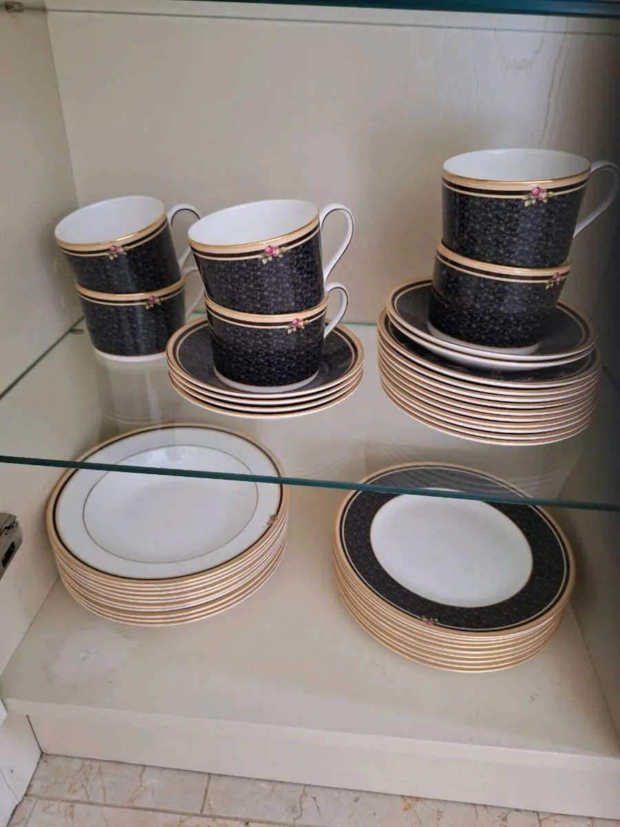 Set of Wedgewood Clio - Image 1