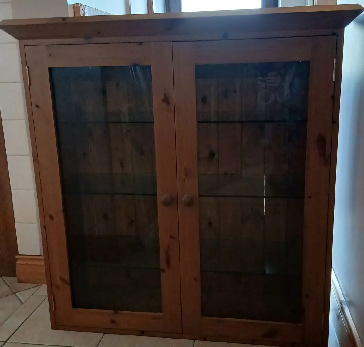 Wooden display cabinet