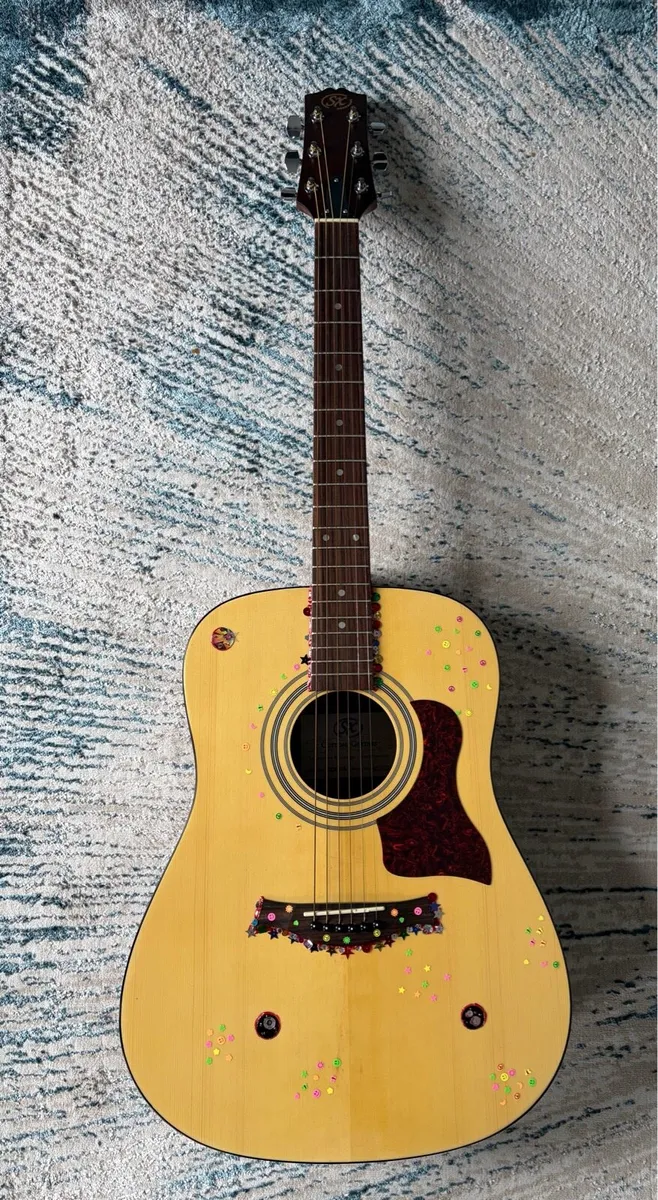 Guitar and bag for sale - Image 1
