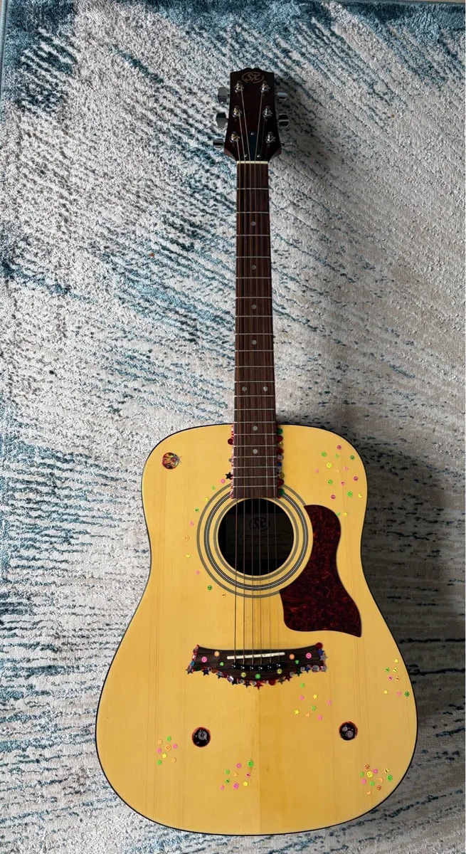 Guitar and bag for sale - Image 2