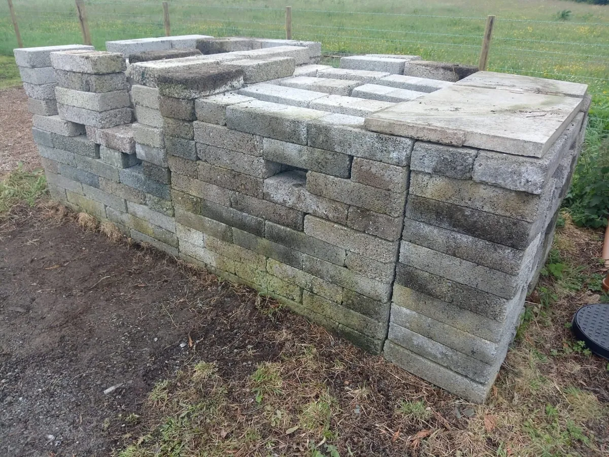 CONRETE BLOCKS - Image 1