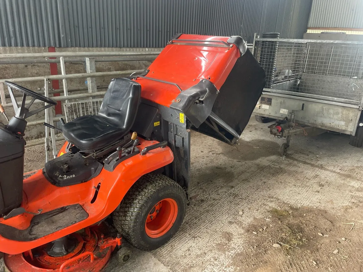 Kubota G23 ride on mower - Image 4