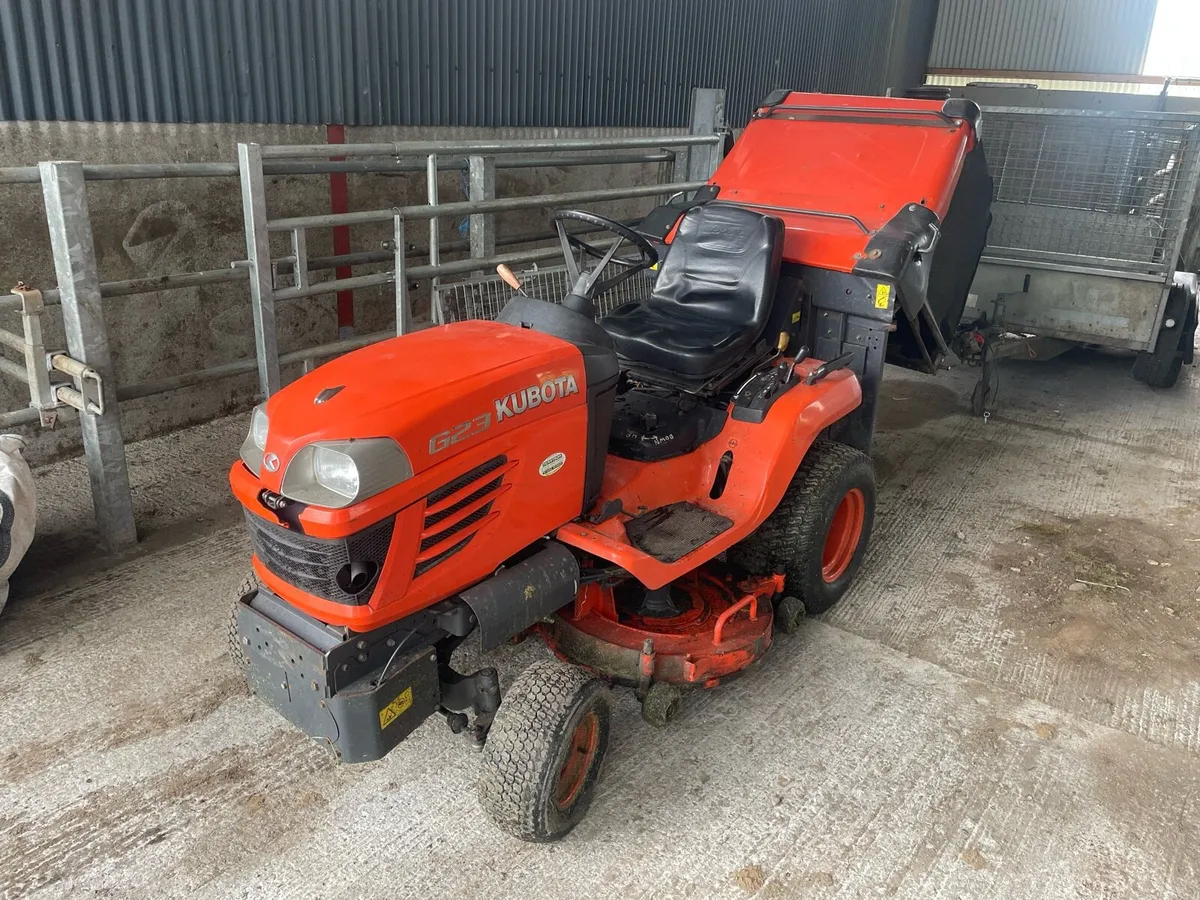 Kubota G23 ride on mower - Image 2