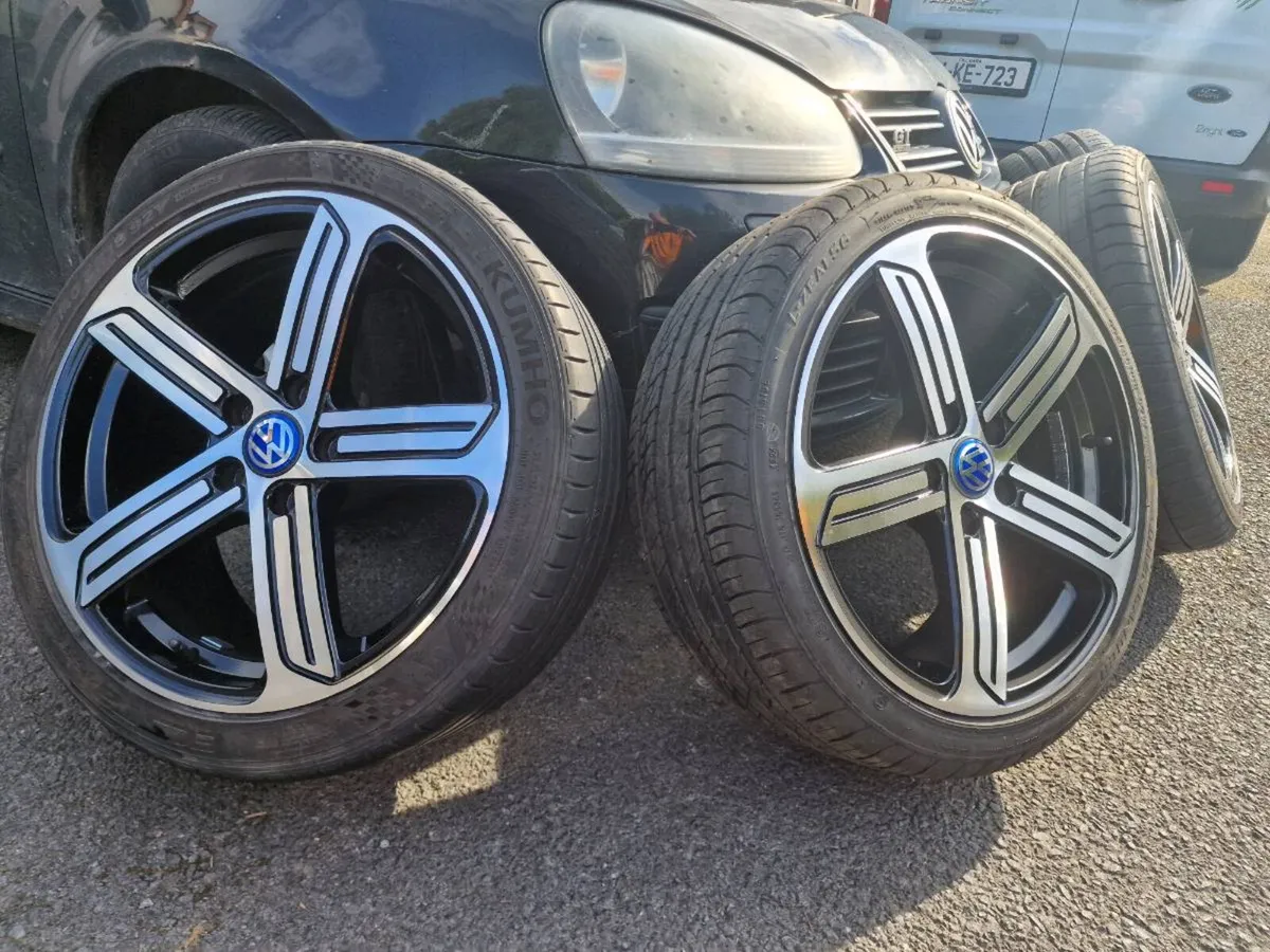 VW 17' ALLOYS WITH GOOD TYRES - Image 4