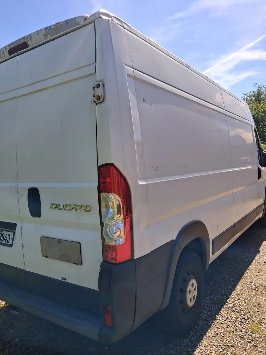Van - Image 4
