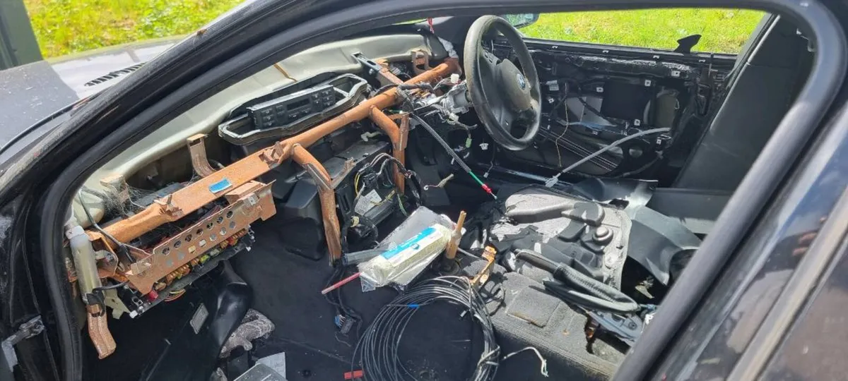 Bmw e46 for breaking - Image 3