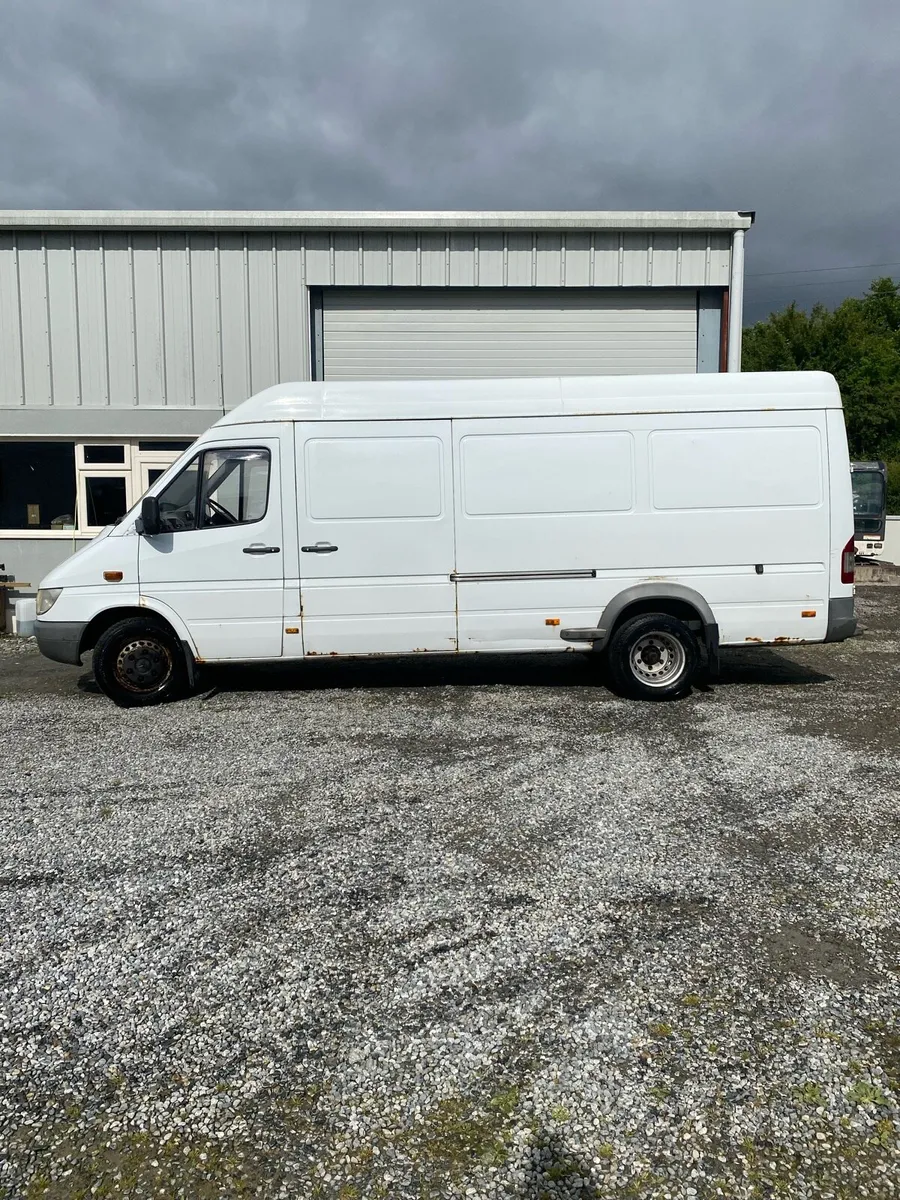 Mercedes Benz sprinter 413 - Image 4