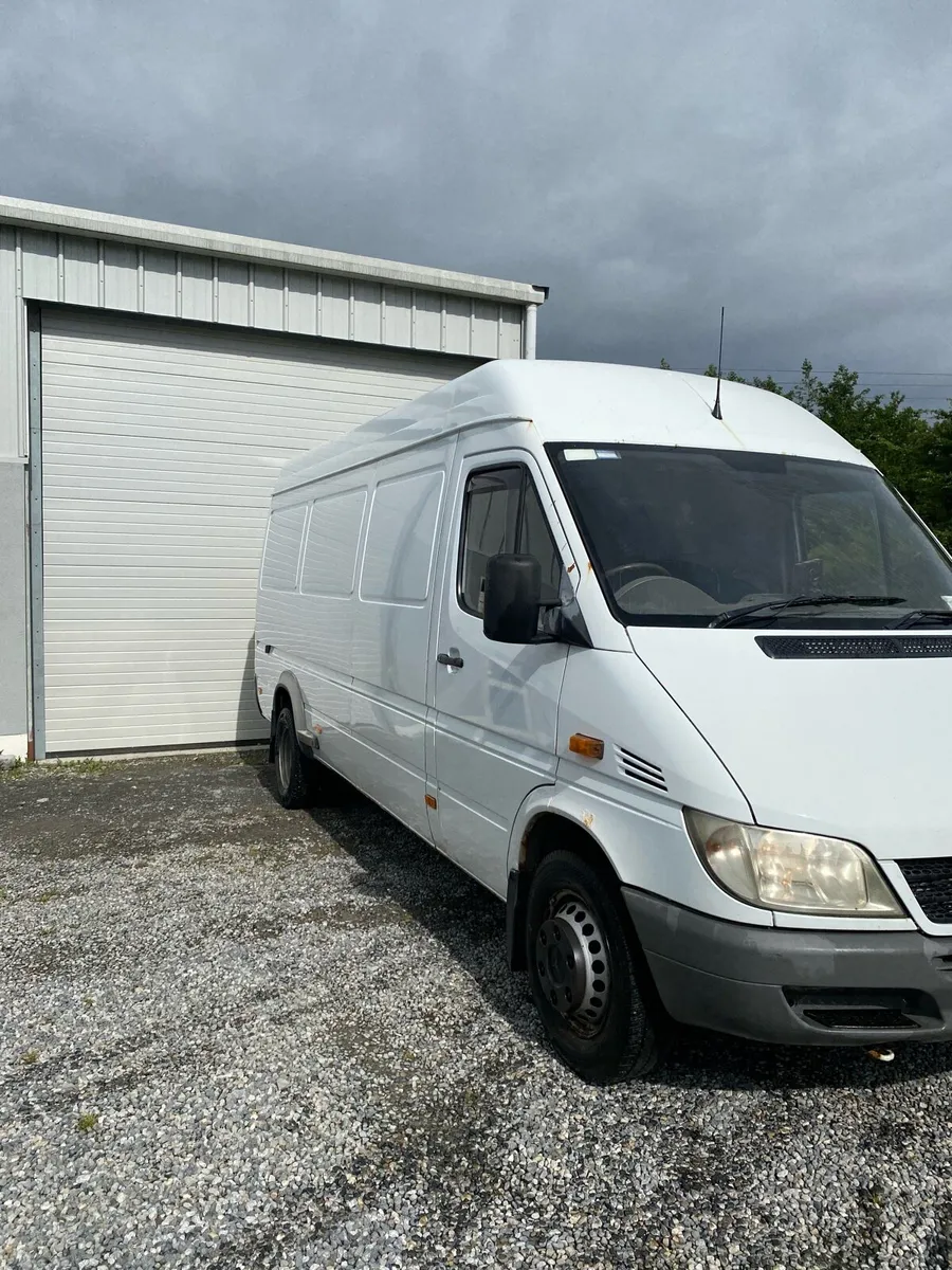 Mercedes Benz sprinter 413 - Image 2
