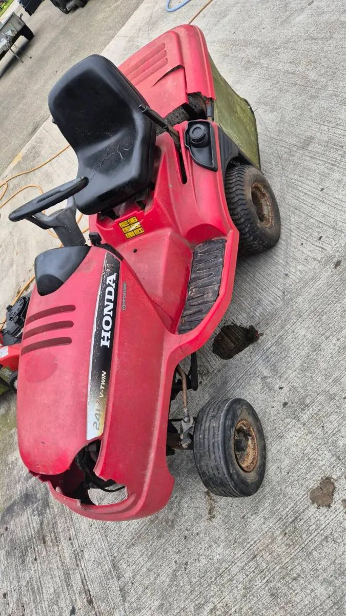 Broken lawnmower - Image 2