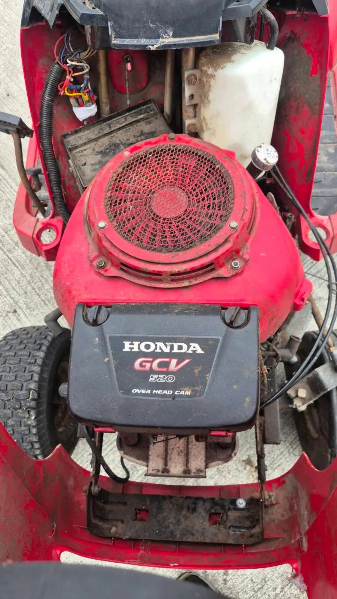 Broken lawnmower - Image 3