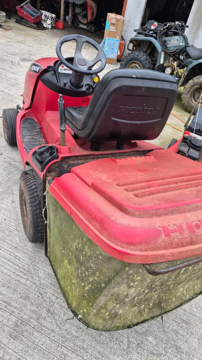 Broken lawnmower - Image 4