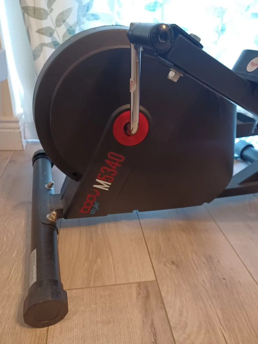 Cross trainer - Image 2