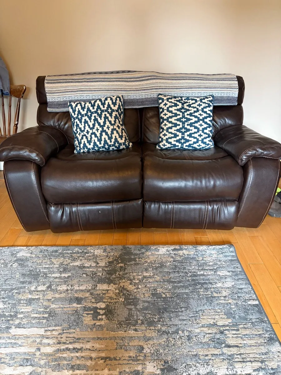 Leather suite of furniture - Image 2