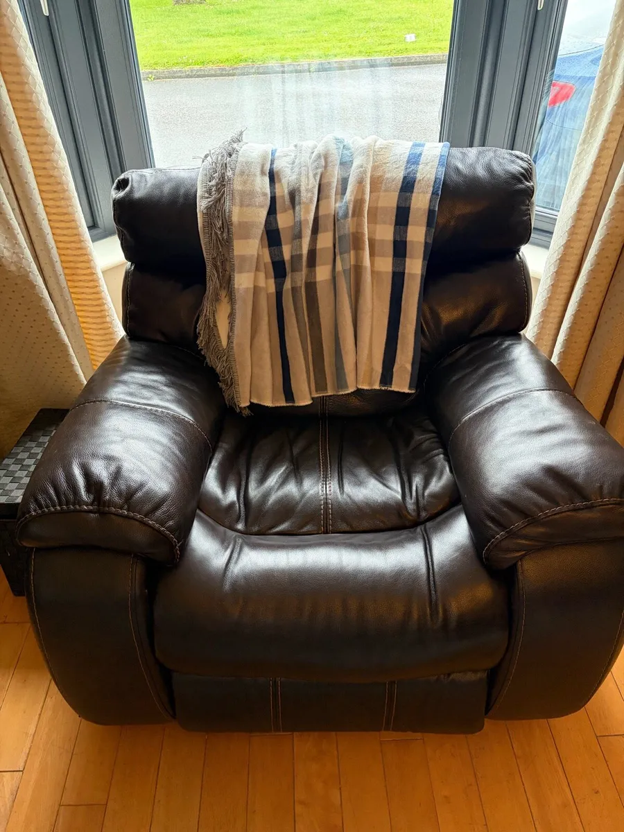 Leather suite of furniture - Image 3