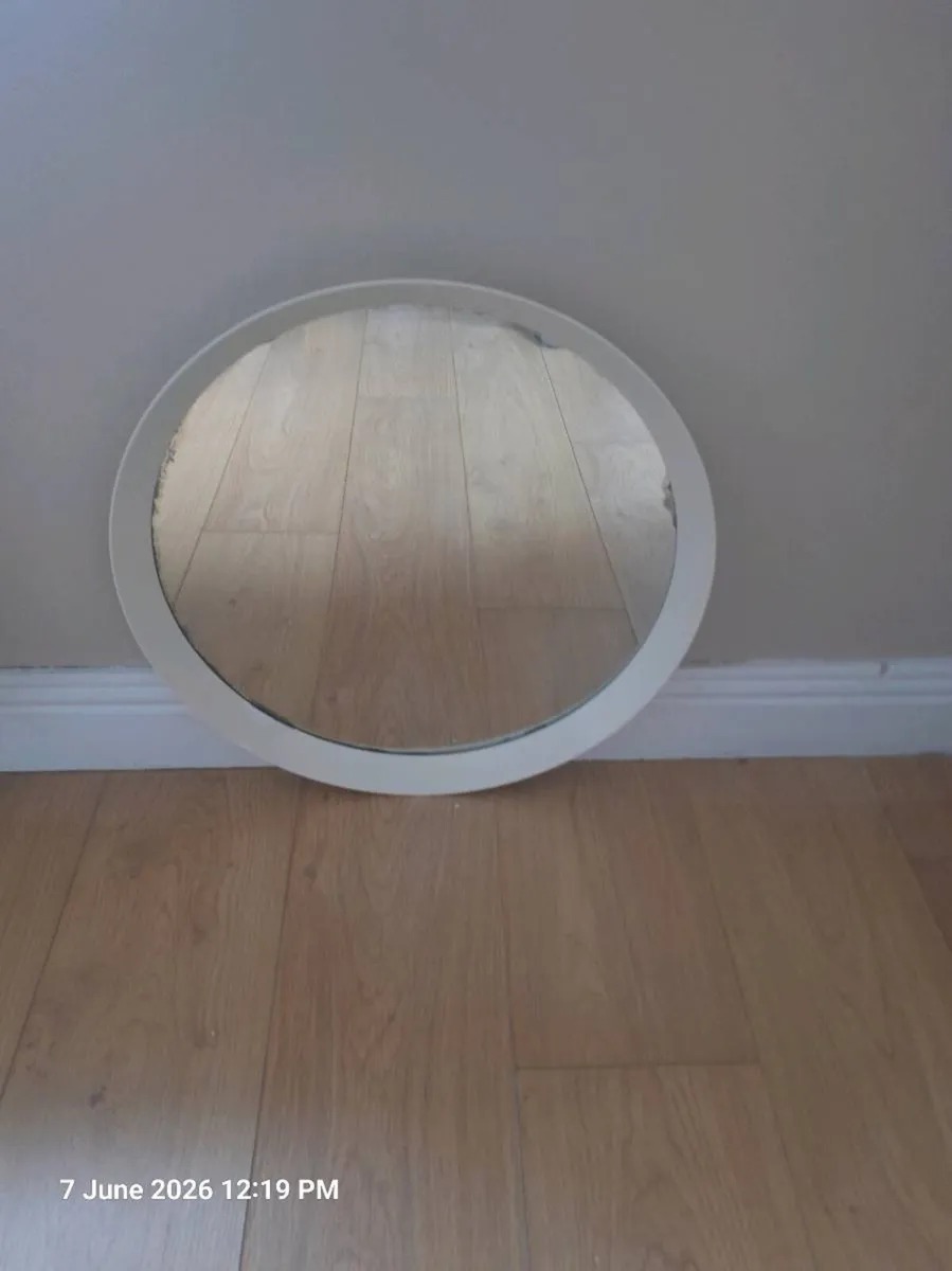 IKEA mirror FREE - Image 1