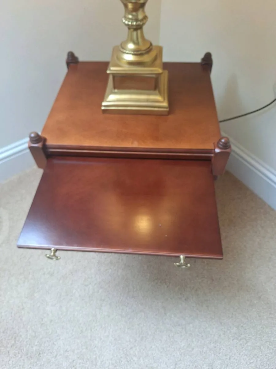 Table and Lamp - Image 4