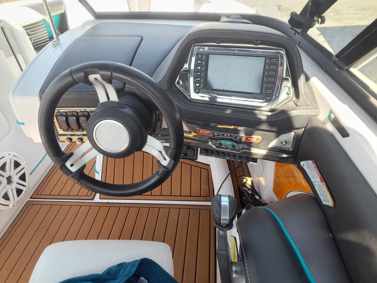 2014 Ski Nautique G25 Like new !!!! - Image 2