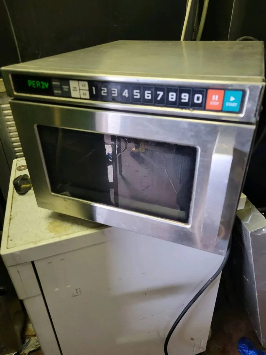 Microwave EMA17G4V - Image 1