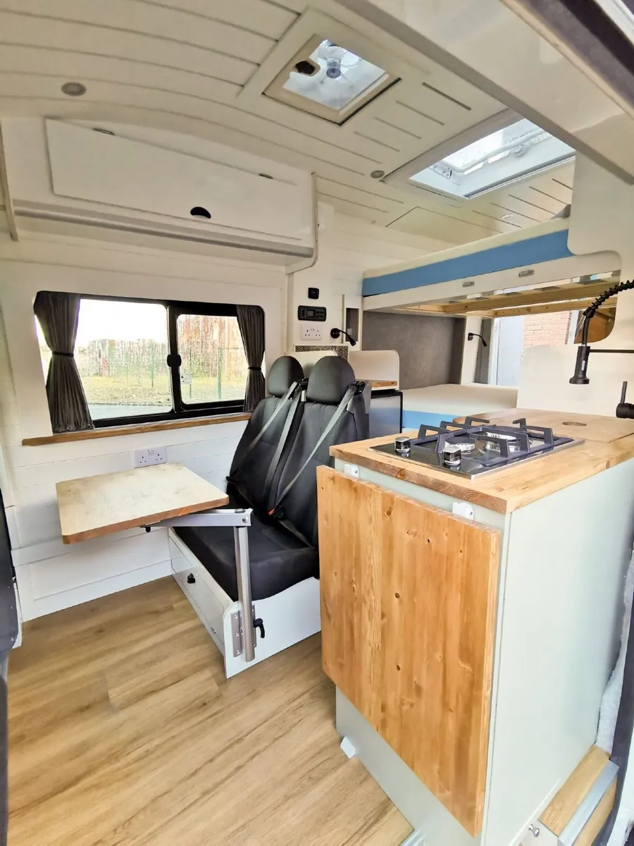 Campervan Ford Transit - Image 3