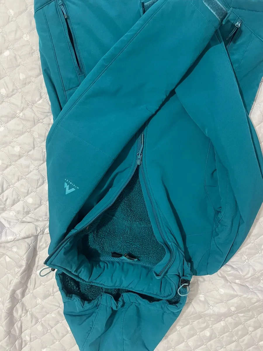Women’s clothing - Image 1