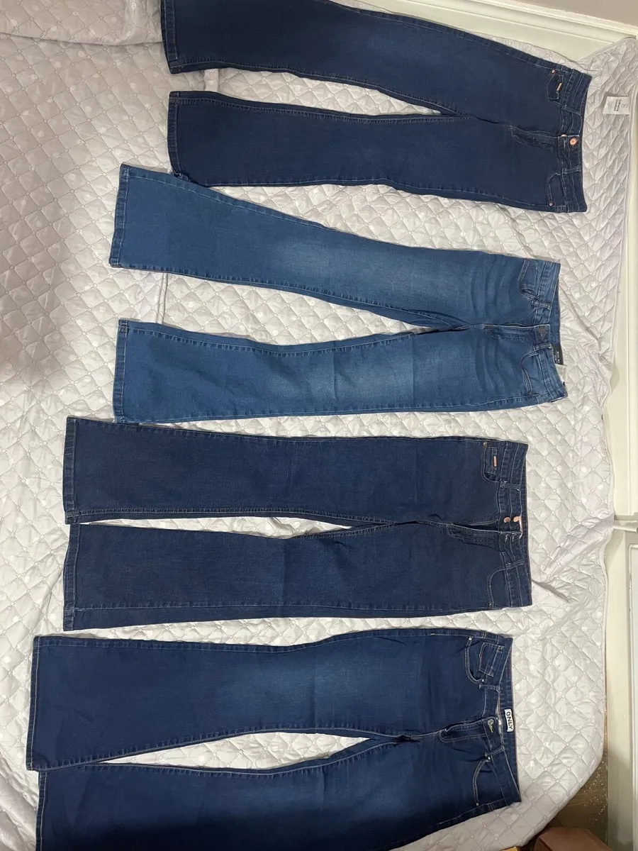 Women’s clothing - Image 2
