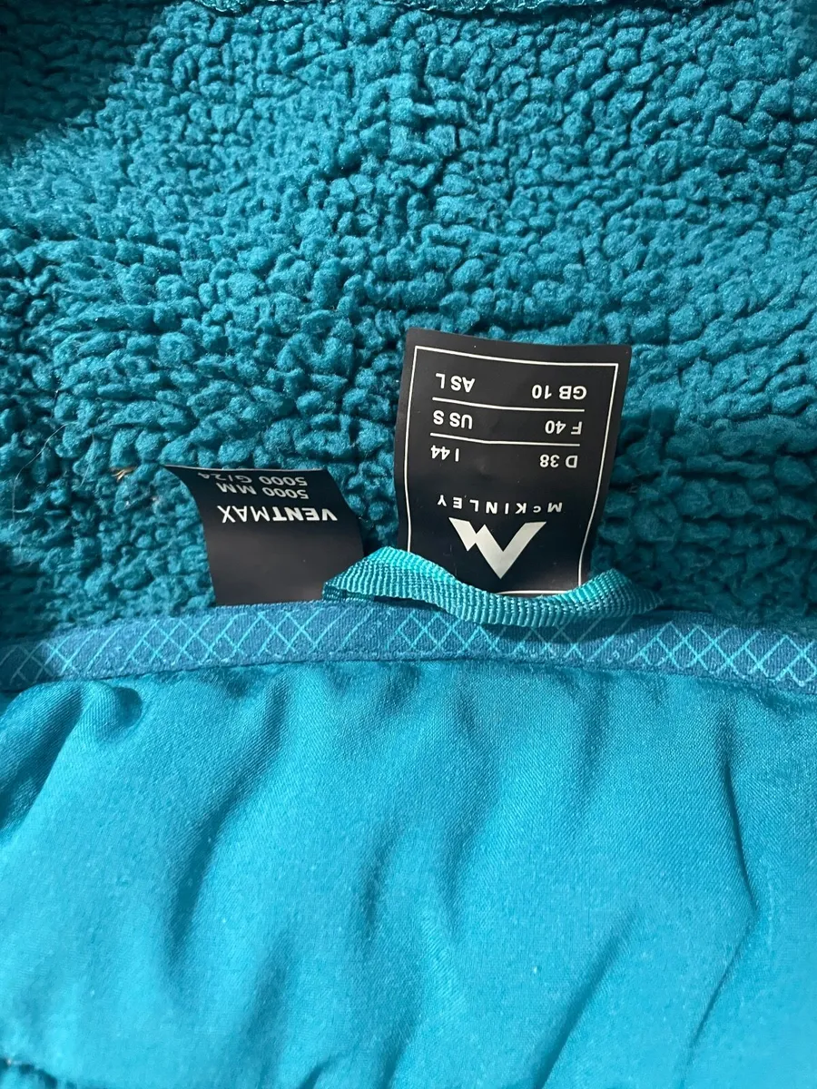 Women’s clothing - Image 3