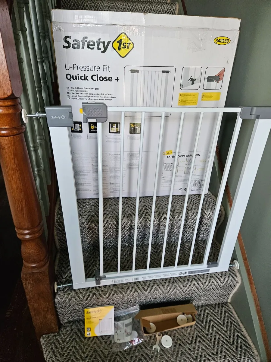 Child safety gate - Image 1