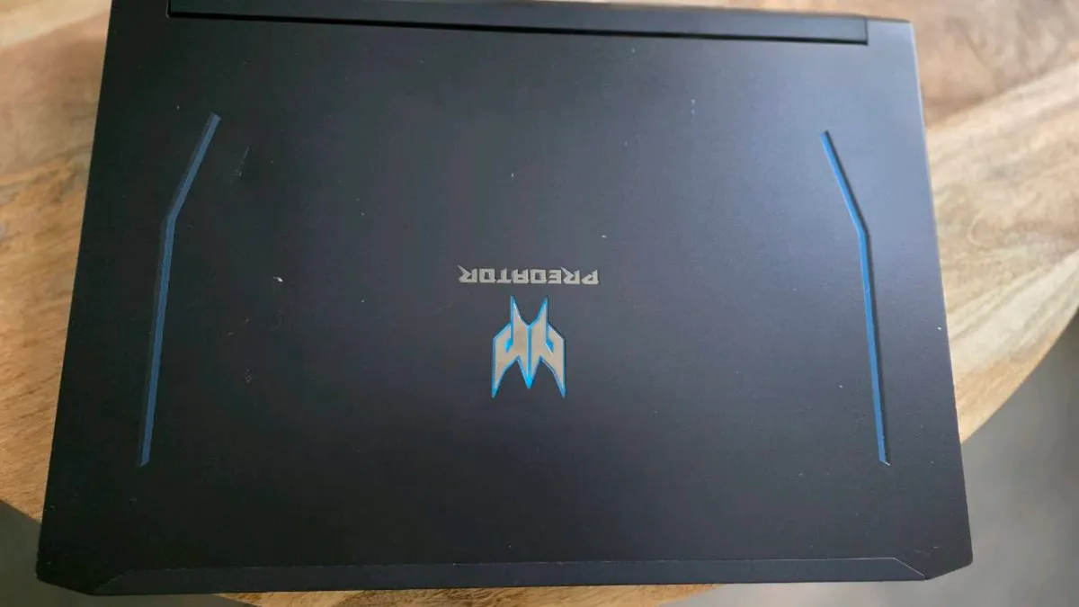 Acer Predator Helios 300 - Image 4