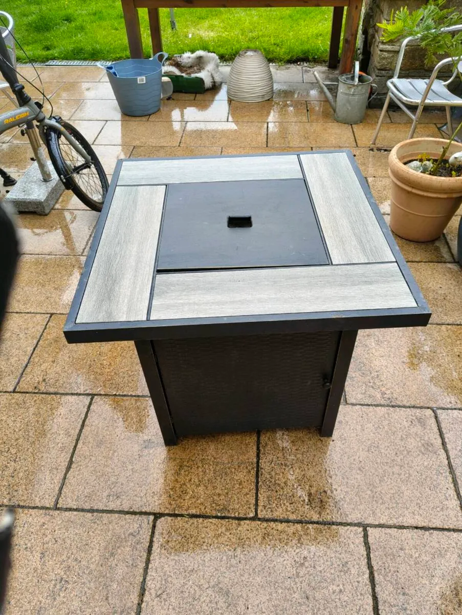 Garden table 760mm x760mm x 690 mm - Image 1