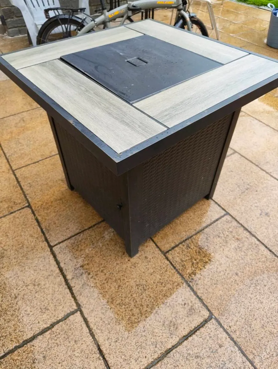 Garden table 760mm x760mm x 690 mm - Image 3