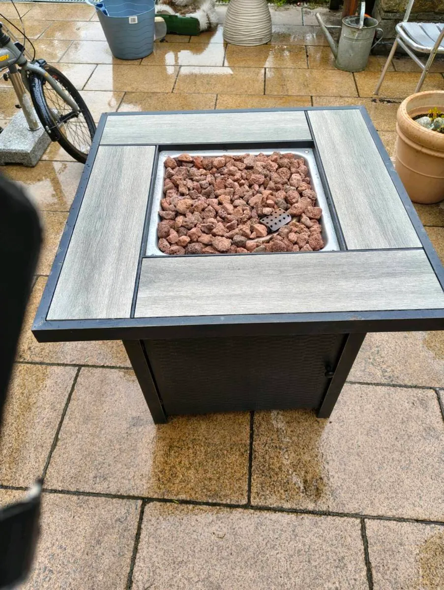 Garden table 760mm x760mm x 690 mm - Image 4