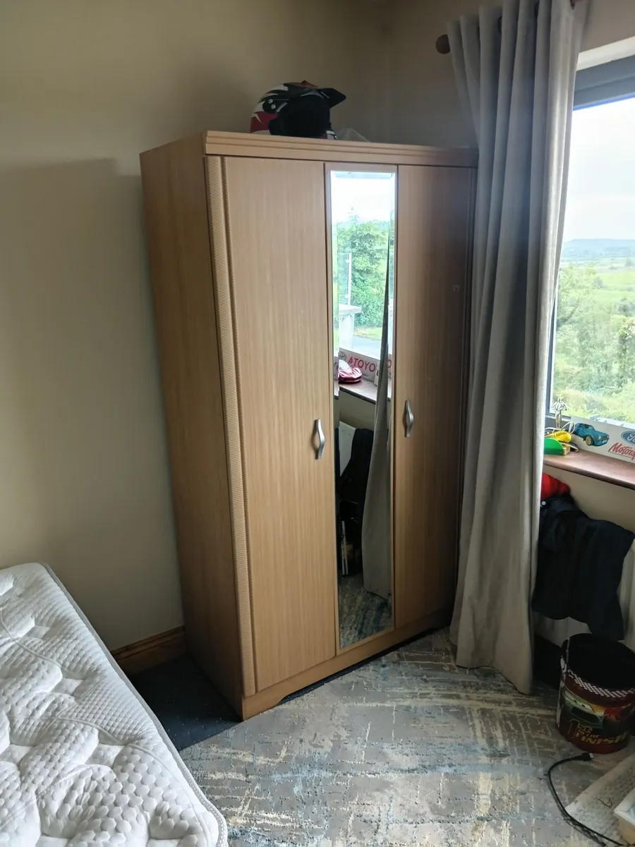 Bunk bed with free wardrobe - Image 2