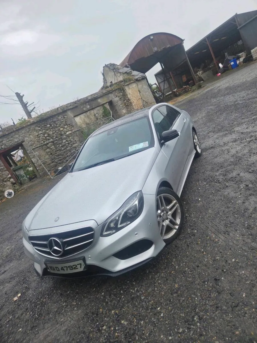 Mercedes-Benz e300 hybrid - Image 4