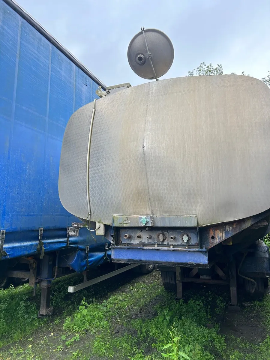 Slurry tanker - Image 1
