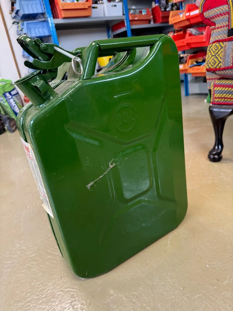 Jerry Petrol Can Metal 20 Litre - Image 2