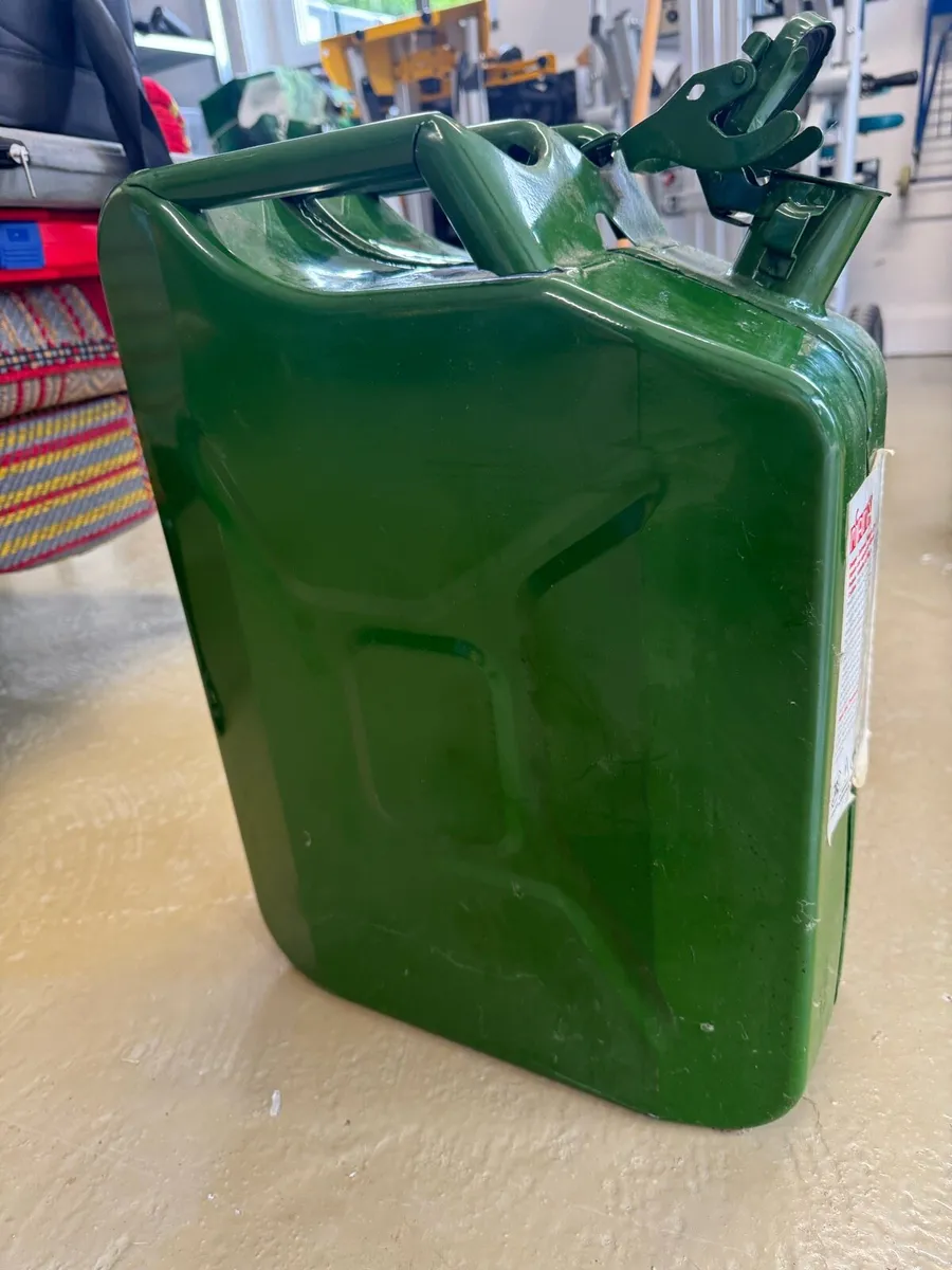 Jerry Petrol Can Metal 20 Litre - Image 3