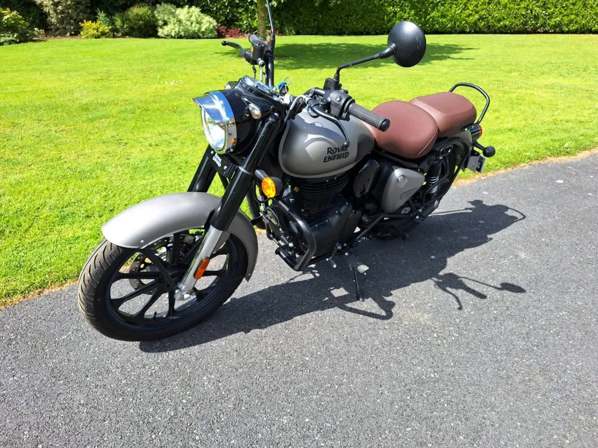 Motorcycle Royal Enfield - Image 1