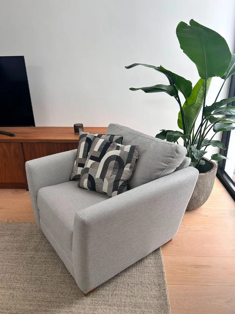 DFS Long Beach 5 Seater Sofa & Armchair - Image 4