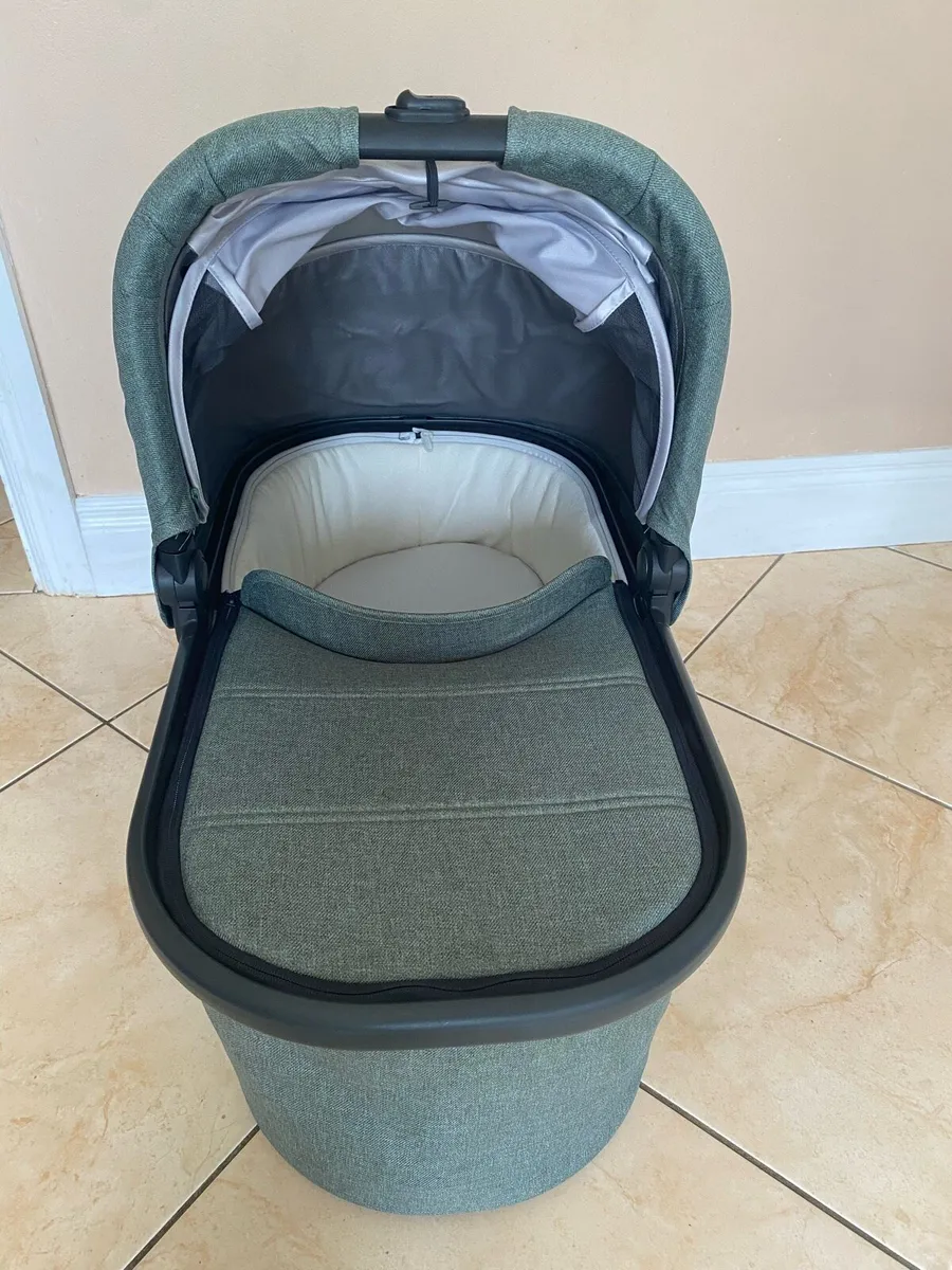 Vista 2 set & car seat - Bought new July 2024 - Image 2