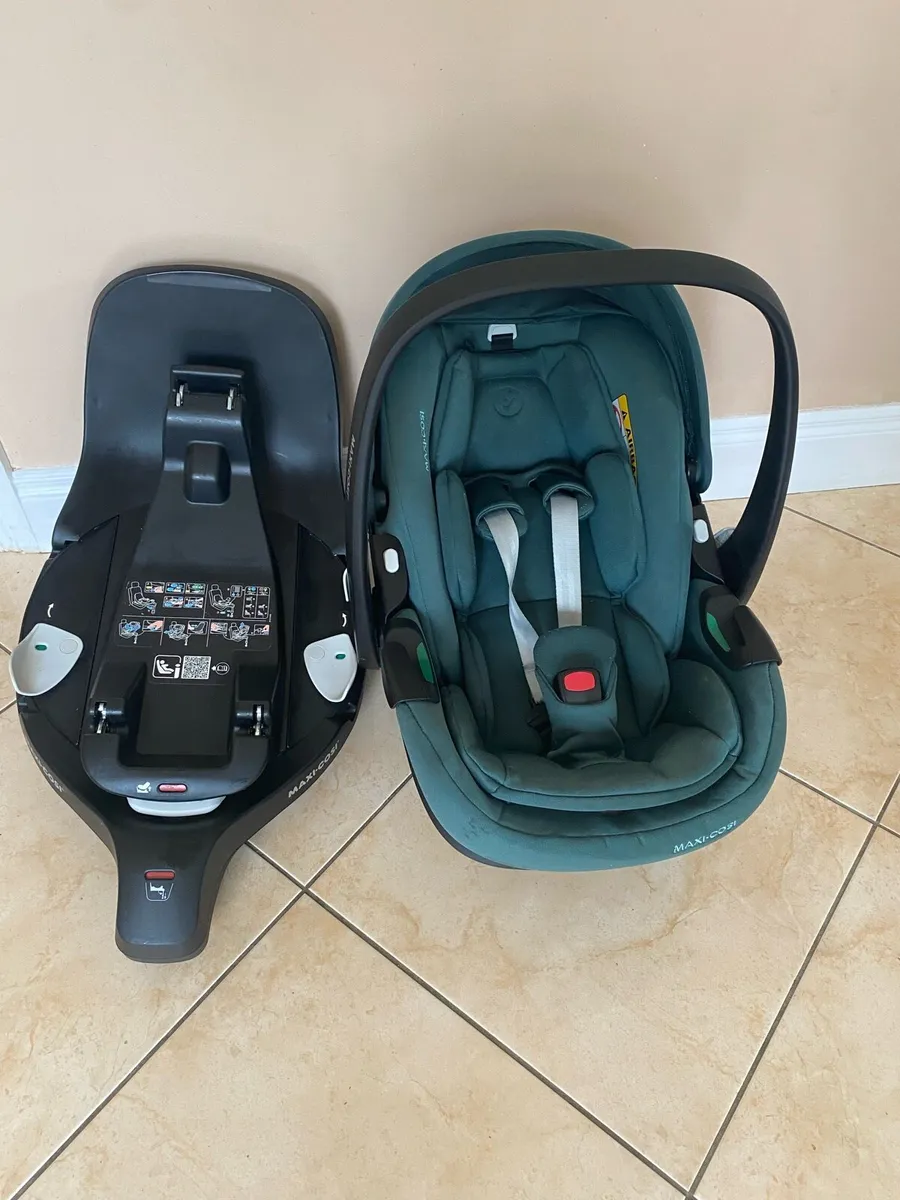 Vista 2 set & car seat - Bought new July 2024 - Image 3