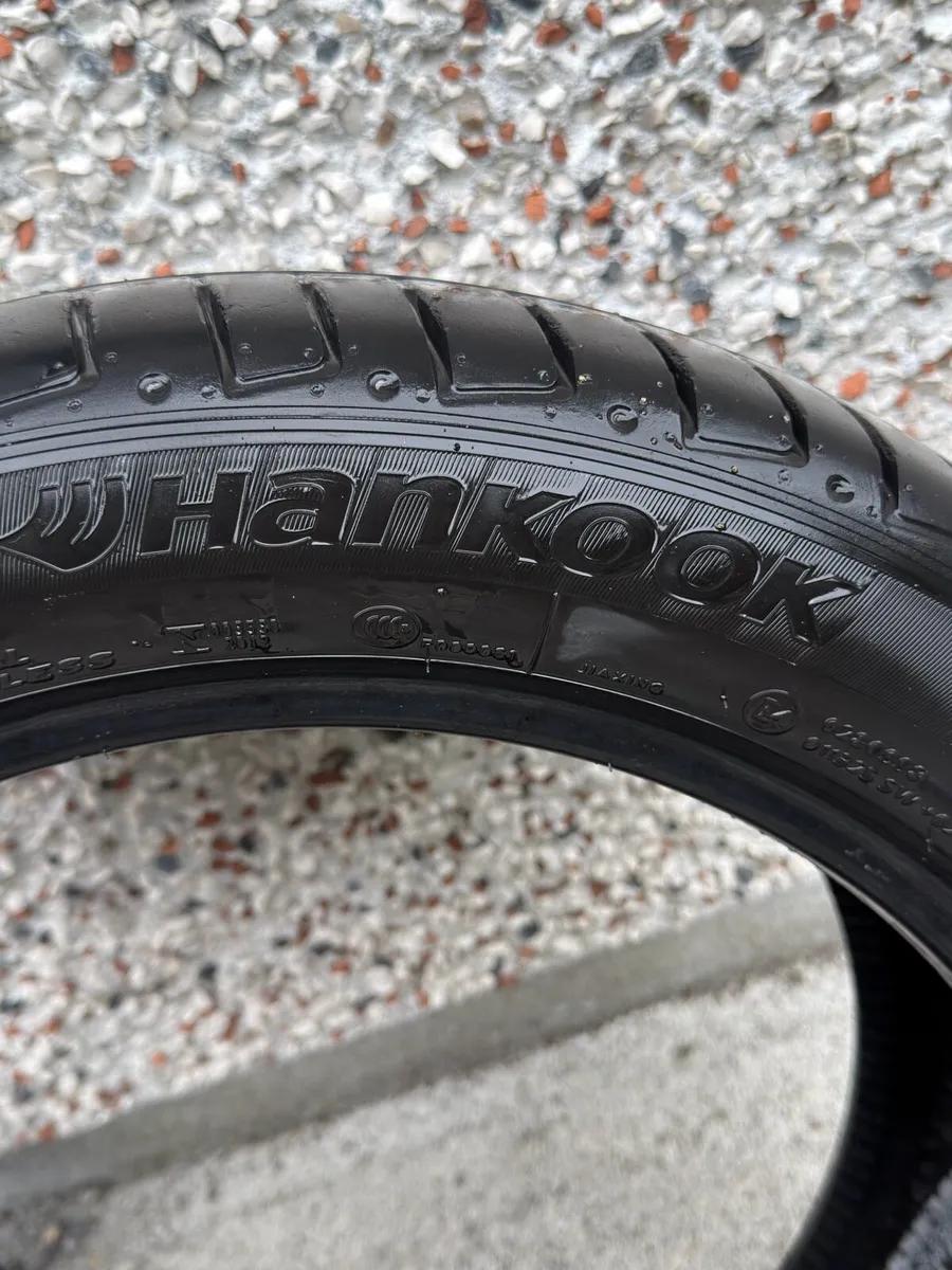 Runflat tyre 1 - Image 2